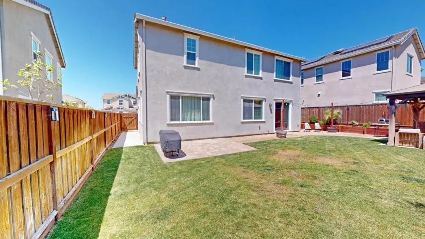 450 Thistle Street, Hollister, California 95023