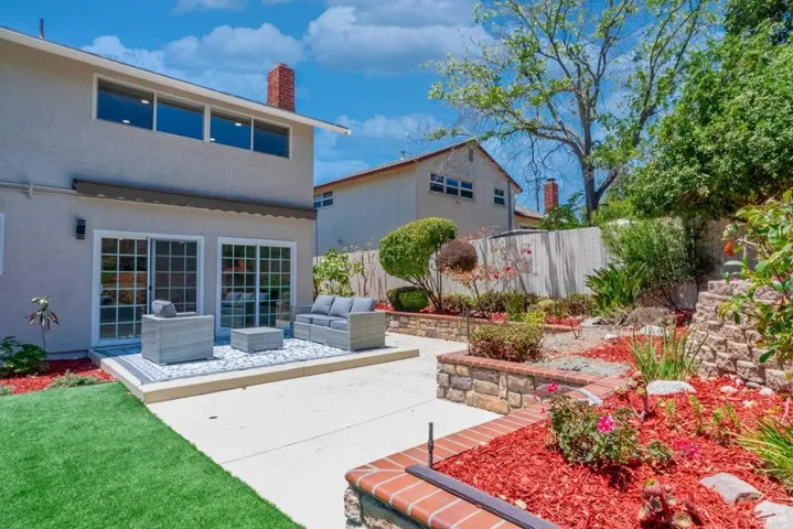 7043 Bobhird Drive, San Diego, California 92119