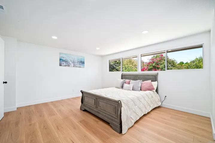 7043 Bobhird Drive, San Diego, California 92119