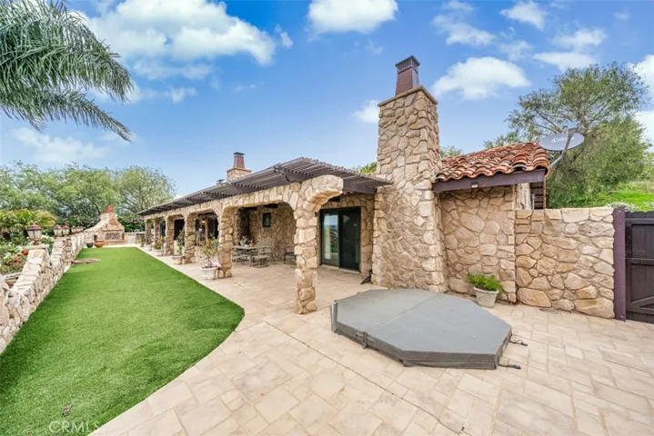 24405 Fuerte Road, Temecula, California 92590