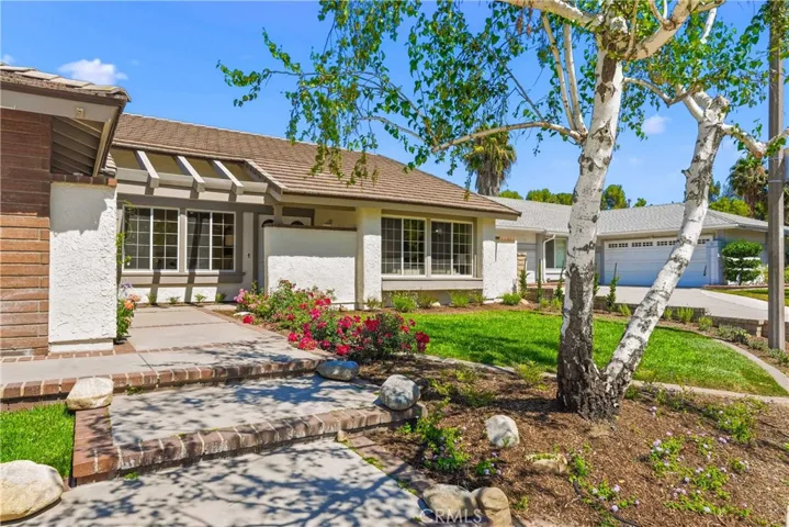 25660 Lochmoor Road, Valencia, California 91355