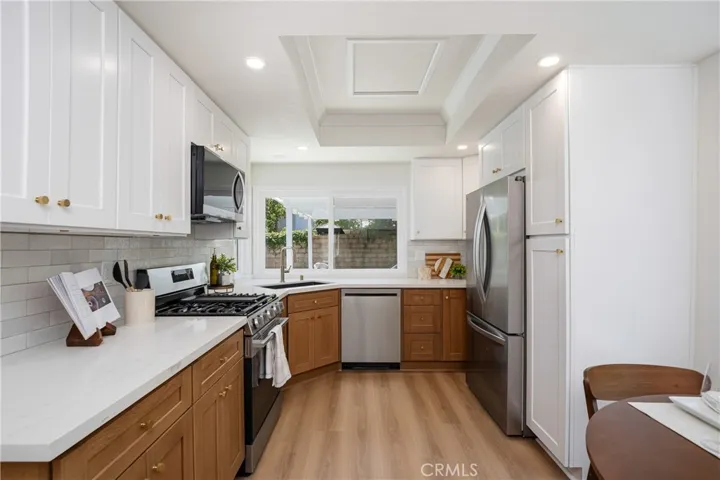 25660 Lochmoor Road, Valencia, California 91355
