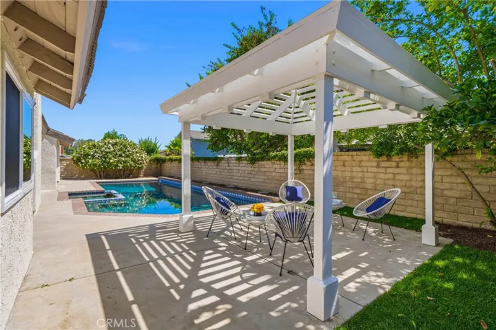 25660 Lochmoor Road, Valencia, California 91355