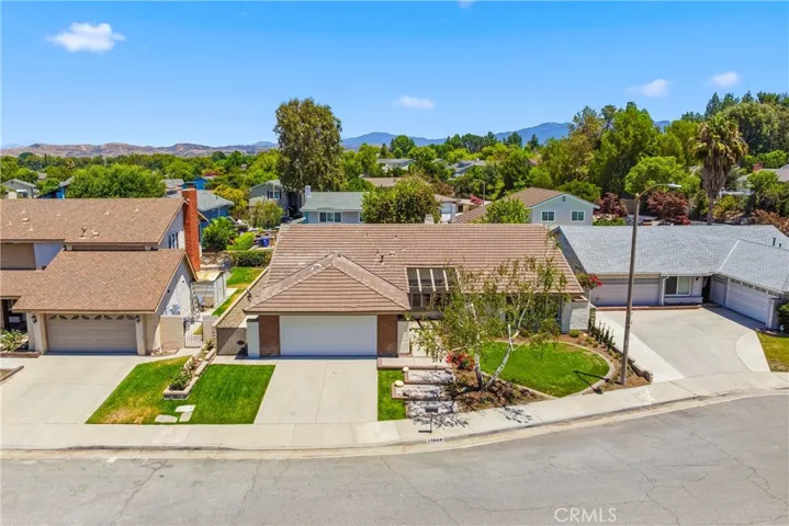 25660 Lochmoor Road, Valencia, California 91355