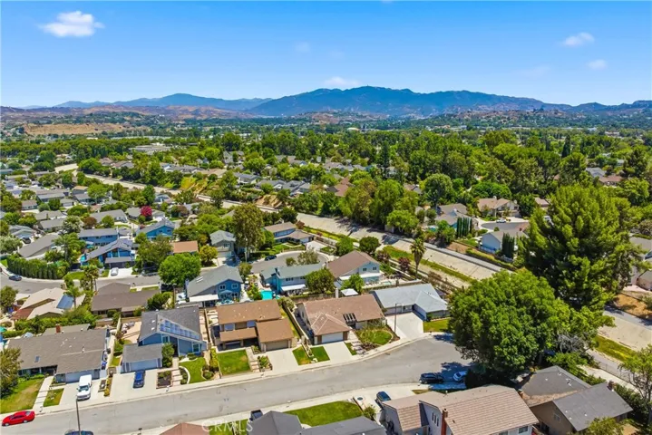 25660 Lochmoor Road, Valencia, California 91355