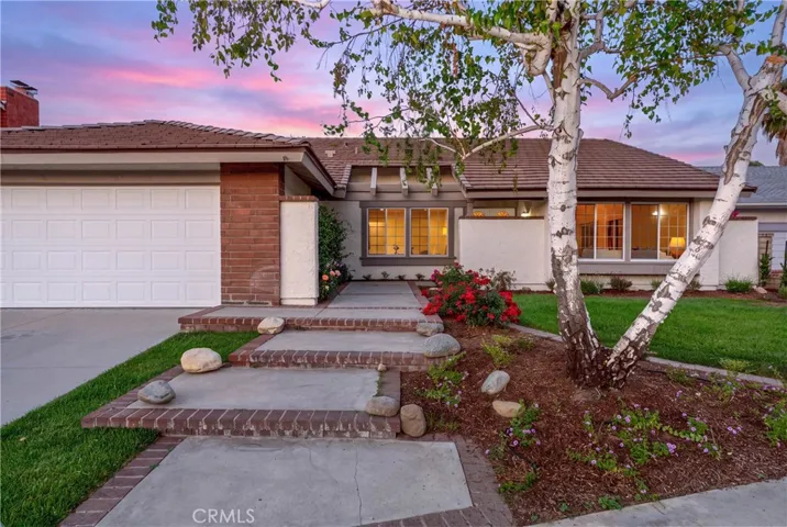 25660 Lochmoor Road, Valencia, California 91355