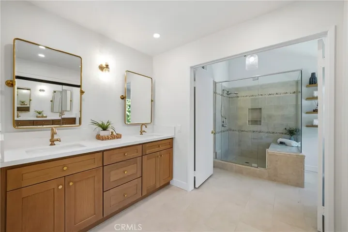 25660 Lochmoor Road, Valencia, California 91355