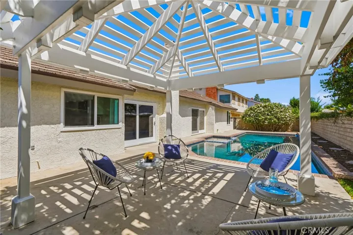25660 Lochmoor Road, Valencia, California 91355