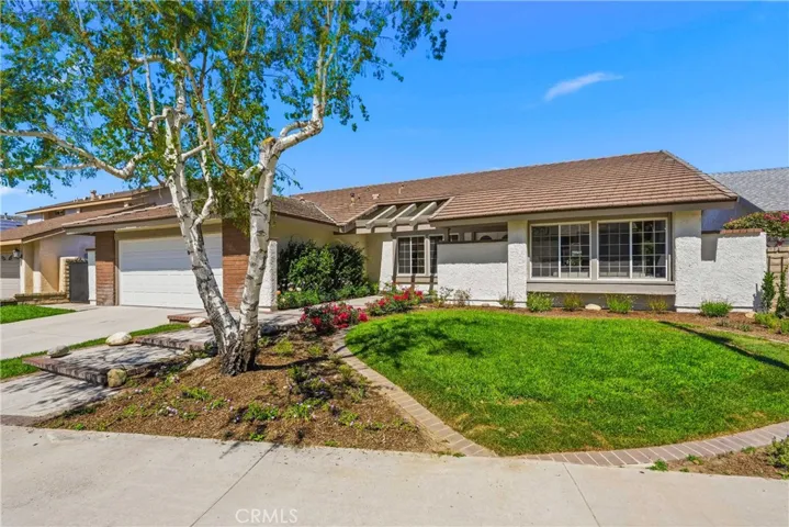 25660 Lochmoor Road, Valencia, California 91355