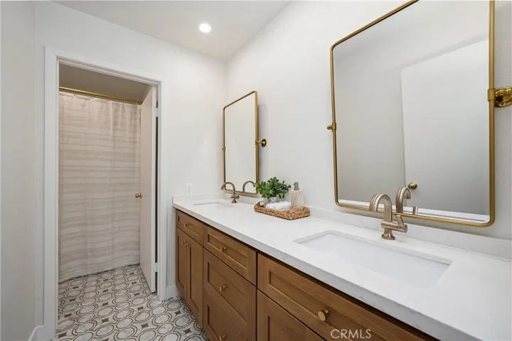 25660 Lochmoor Road, Valencia, California 91355