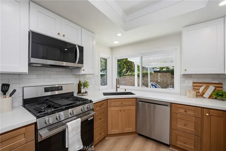 25660 Lochmoor Road, Valencia, California 91355