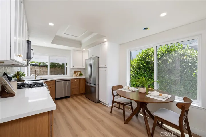 25660 Lochmoor Road, Valencia, California 91355