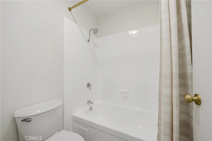 25660 Lochmoor Road, Valencia, California 91355