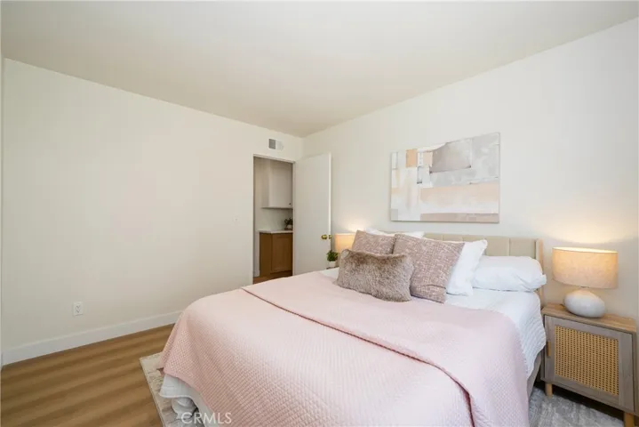 25660 Lochmoor Road, Valencia, California 91355
