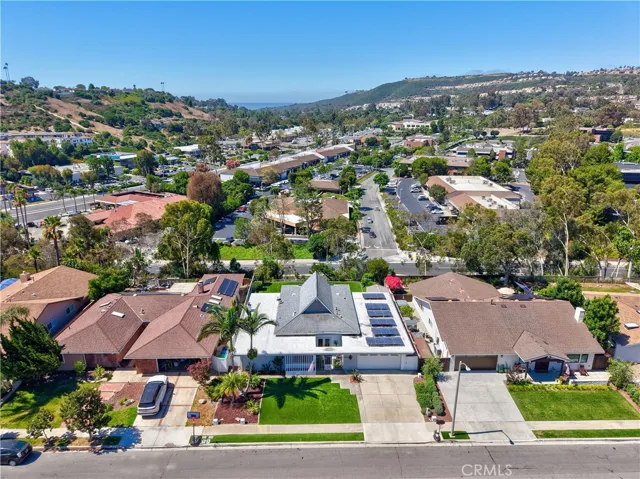 Easy access to the local beaches as well as the Dana Point Harbor.