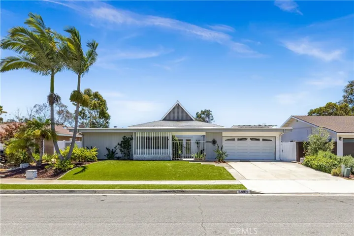 Ample on street parking and no HOA!