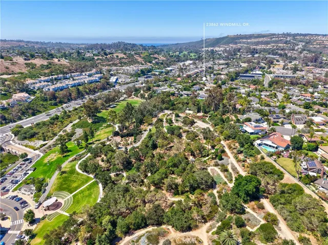Close proximity to the Laguna Niguel Regional Park with all its amenities.