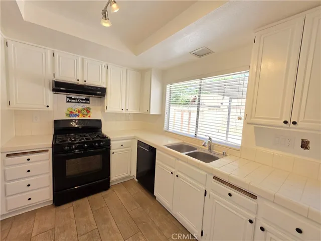 44034 4th E, Lancaster, California 93535