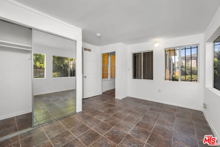 1817 S Genesee Avenue, Los Angeles, California 90019