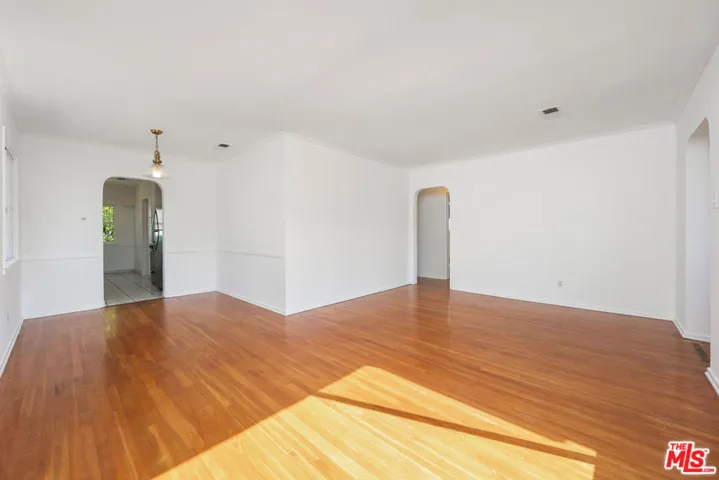 1817 S Genesee Avenue, Los Angeles, California 90019