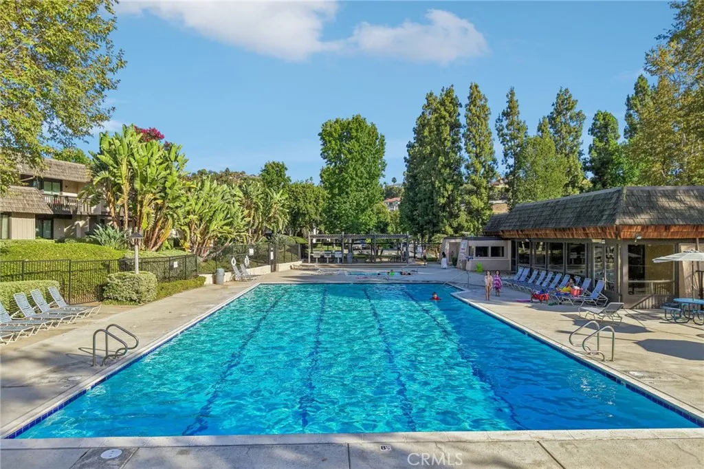 Tiburon has 2 pools!
