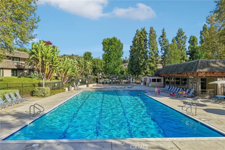 Tiburon has 2 pools!
