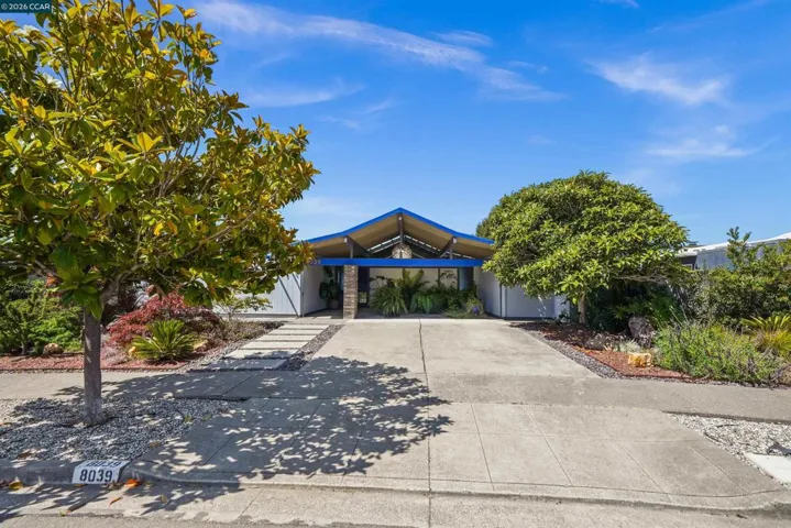 8039 Shay Dr, Oakland, California 94605
