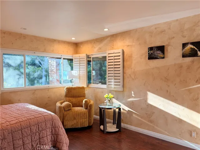 Main house 2nd bedroom