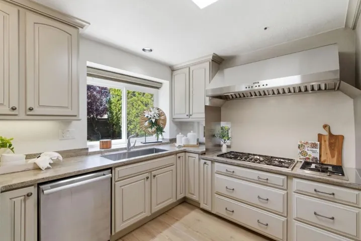 608 Anacapa Lane, Foster City, California 94404