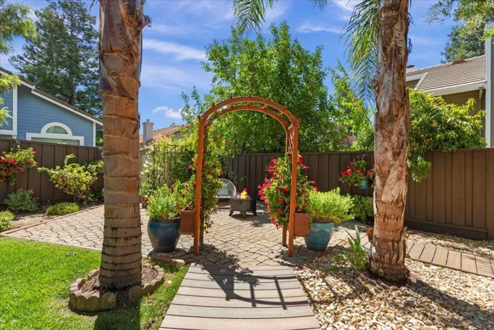 467 Knottingham Circle, Livermore, California 94551