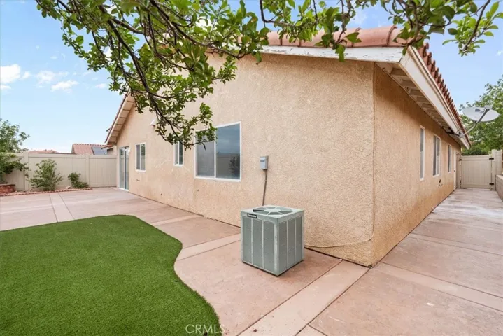 17573 Hudson Drive, Victorville, California 92395