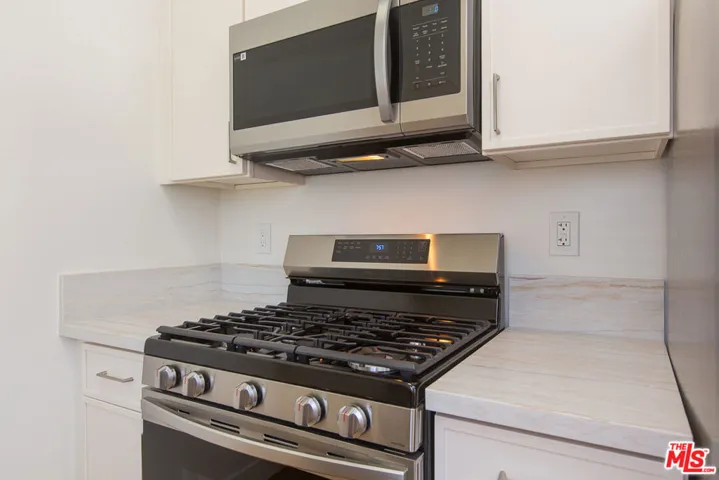 1443 N Mariposa Avenue, Los Angeles, California 90027