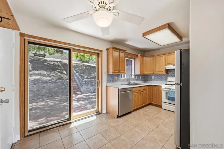 2015 Noble St., Lemon Grove, California 91945