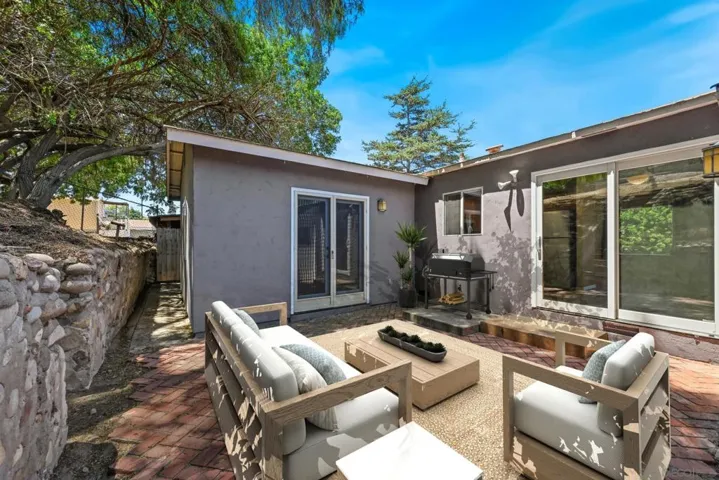 https://zimg.paragon.ice.com/ParagonImages/Property/PA/SDMLS/-530271/19/533/400/490dea912a94409545190bd6a40abc68/3/3026c0d1c5e240ec249c2cc1ec3ed0d7/-530271-a9c40527-6e0e-40a2-906f-368daa8e7511.JPG
