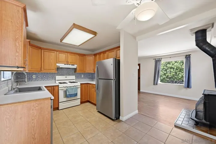 2015 Noble St., Lemon Grove, California 91945