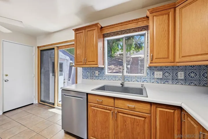 2015 Noble St., Lemon Grove, California 91945