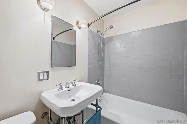 2015 Noble St., Lemon Grove, California 91945