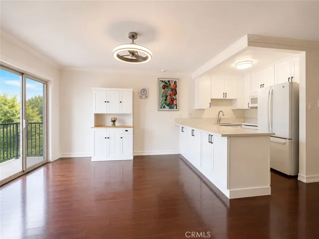 102 Scholz 243, Newport Beach, California 92663