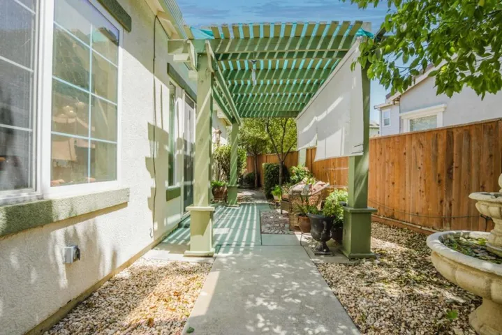 2379 Gaines Lane, Tracy, California 95377