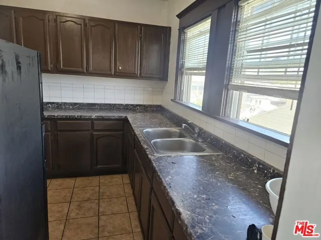 1665 W 12th Place 2, Los Angeles, California 90015