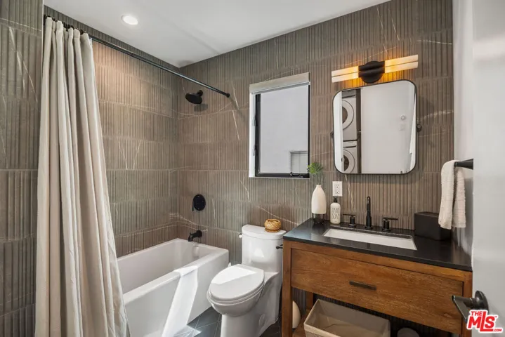 8309 Yucca Trail, Los Angeles, California 90046