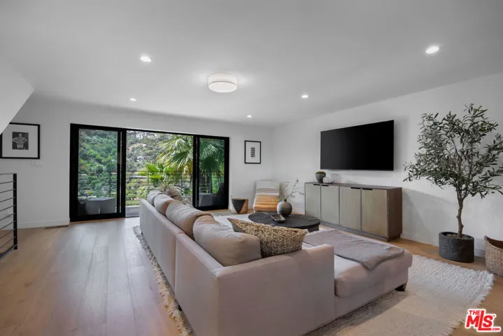 8309 Yucca Trail, Los Angeles, California 90046