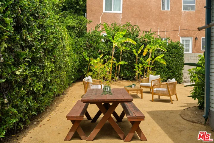 6039 Piedmont Avenue, Los Angeles, California 90042