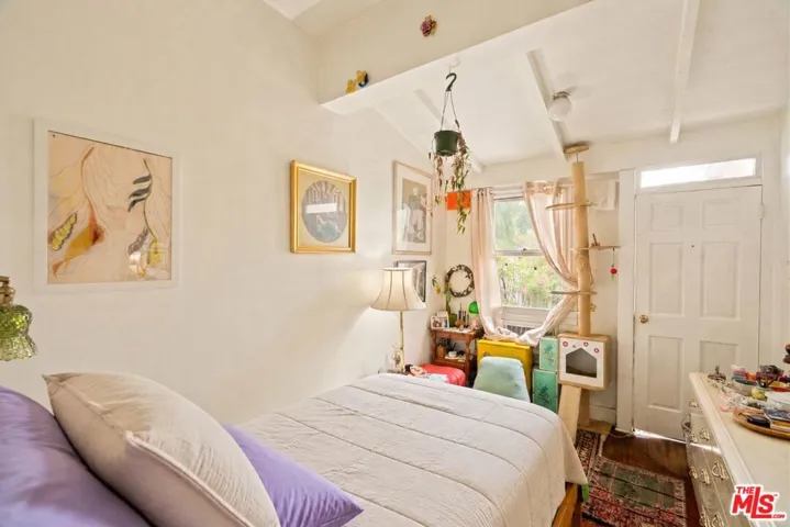 6039 Piedmont Avenue, Los Angeles, California 90042