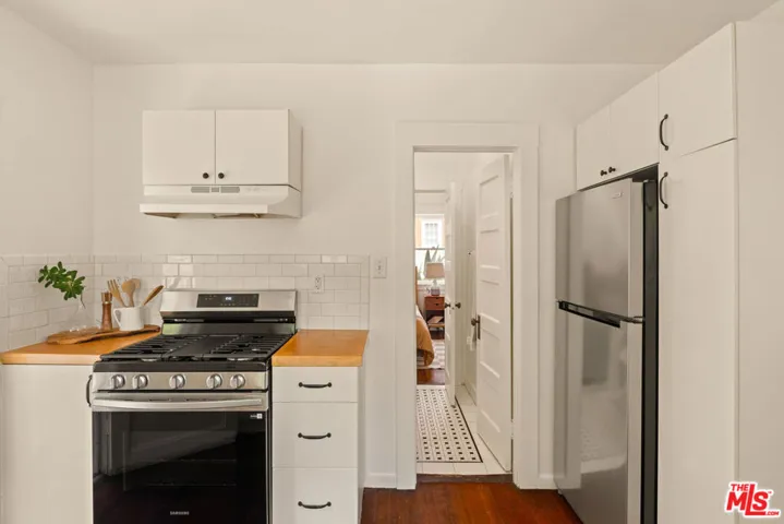 6039 Piedmont Avenue, Los Angeles, California 90042