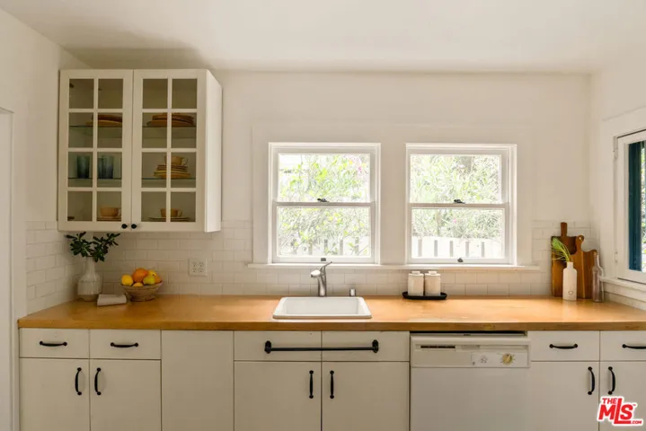 6039 Piedmont Avenue, Los Angeles, California 90042
