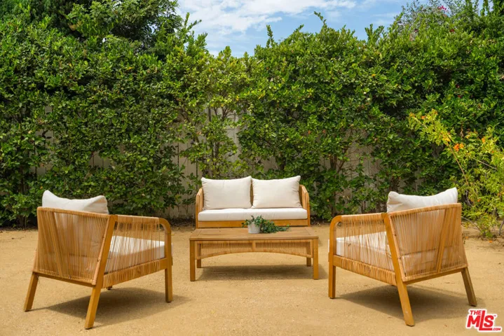 6039 Piedmont Avenue, Los Angeles, California 90042