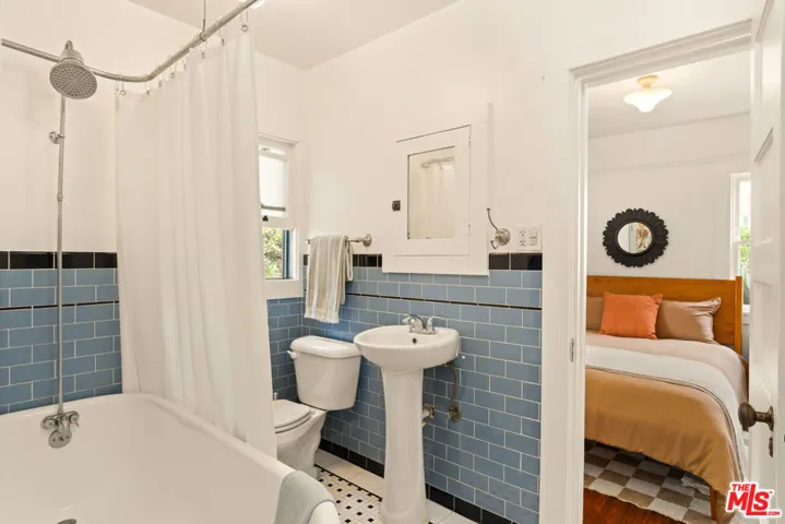 6039 Piedmont Avenue, Los Angeles, California 90042