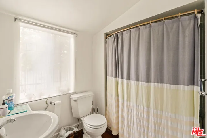6039 Piedmont Avenue, Los Angeles, California 90042