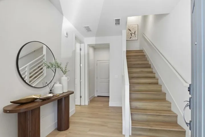 552 Galt Terrace 4, Sunnyvale, California 94085